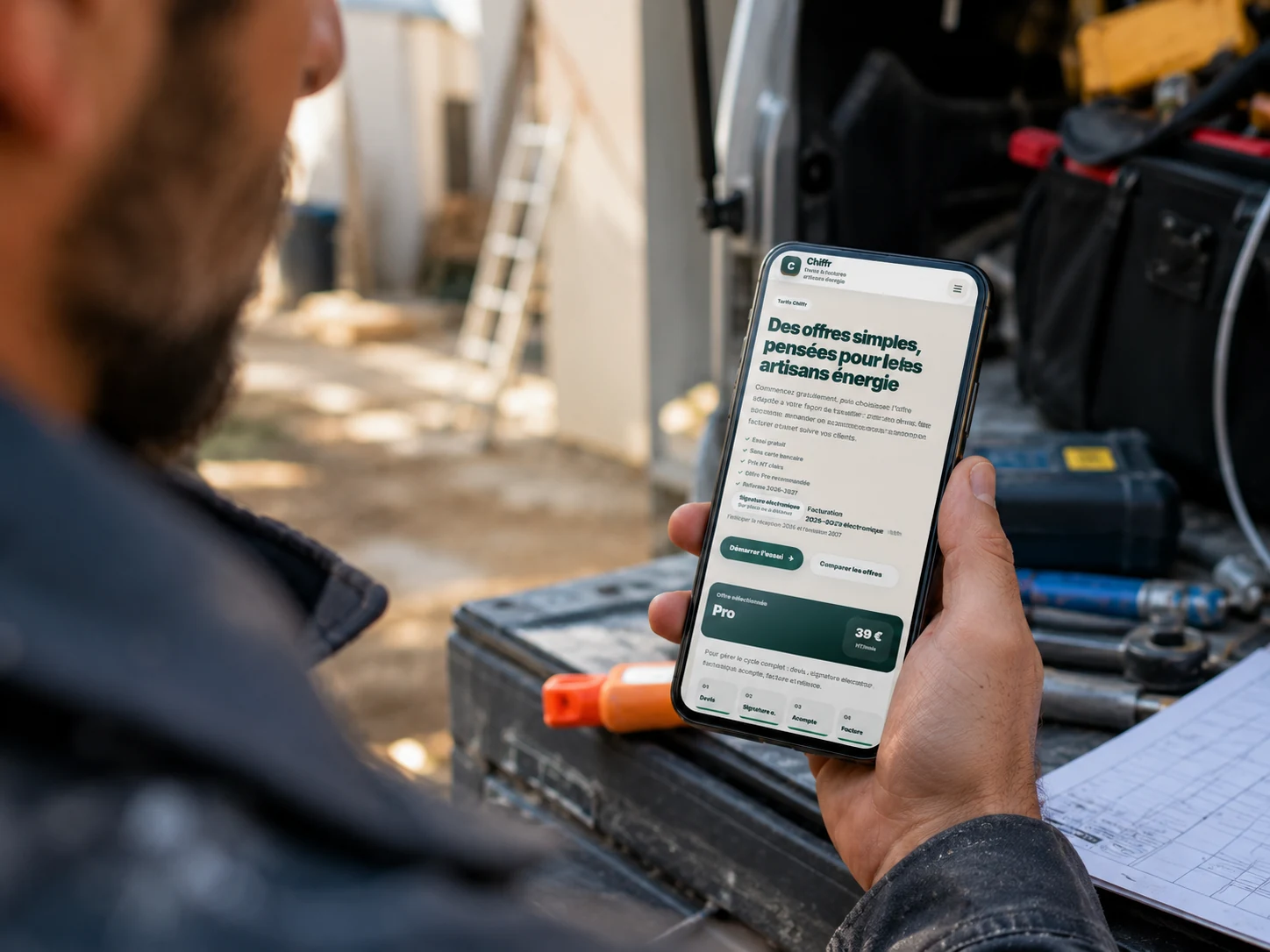 Téléphone affichant Chiffr sur chantier pour suivre un acompte